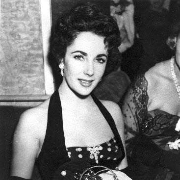 Elizabeth-Taylor-Lady-with-the-Lamp