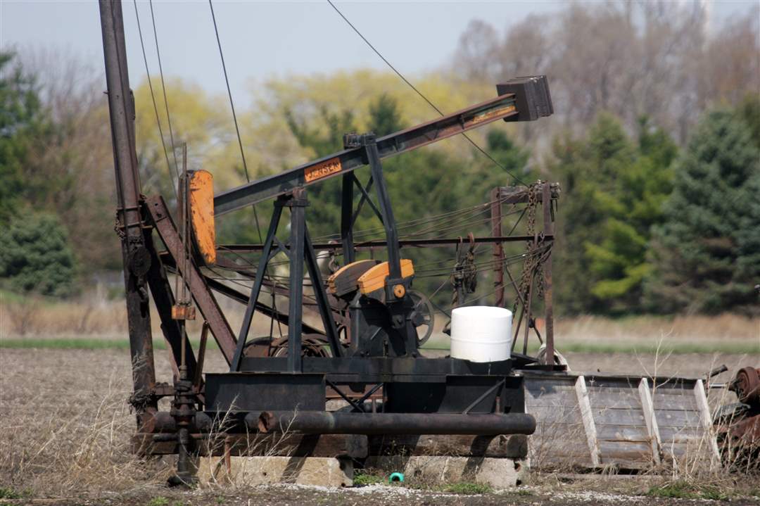 Oil-well-Ivan-Woodbury-Bowling-Green