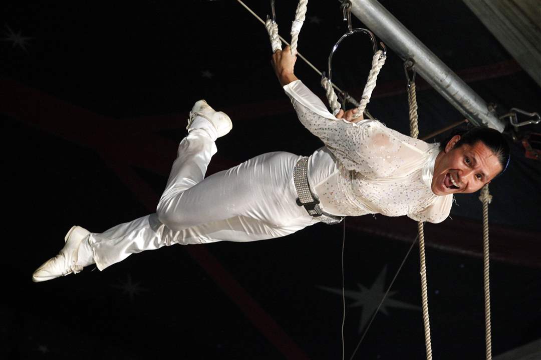 Kelly-Miller-Circus-Fridman-Torales-trapeze