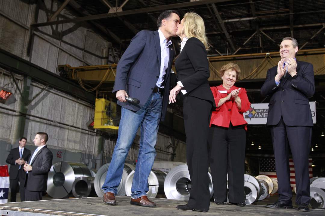 Romney-Toledo-Mitt-Ann-kiss