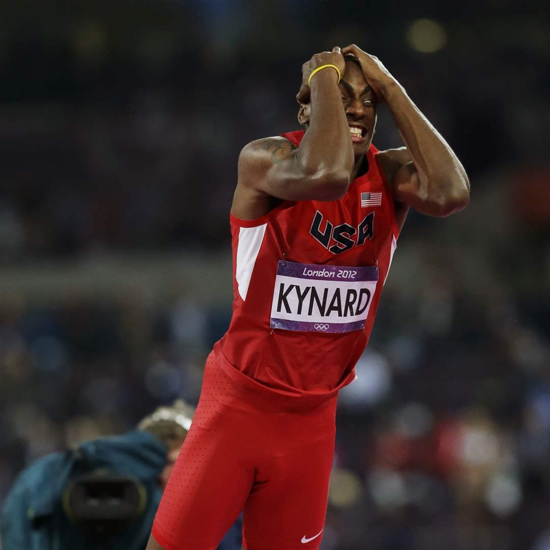 United-States-Erik-Kynard-reacts-after-failing-2