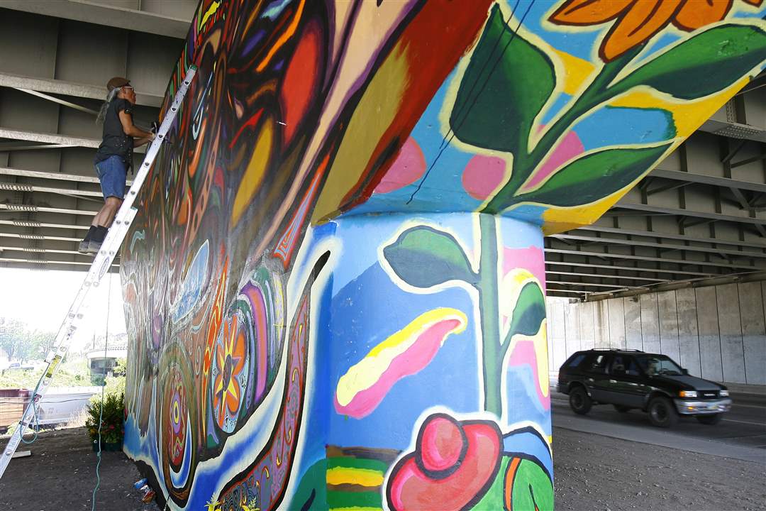 Broadway-murals-concrete