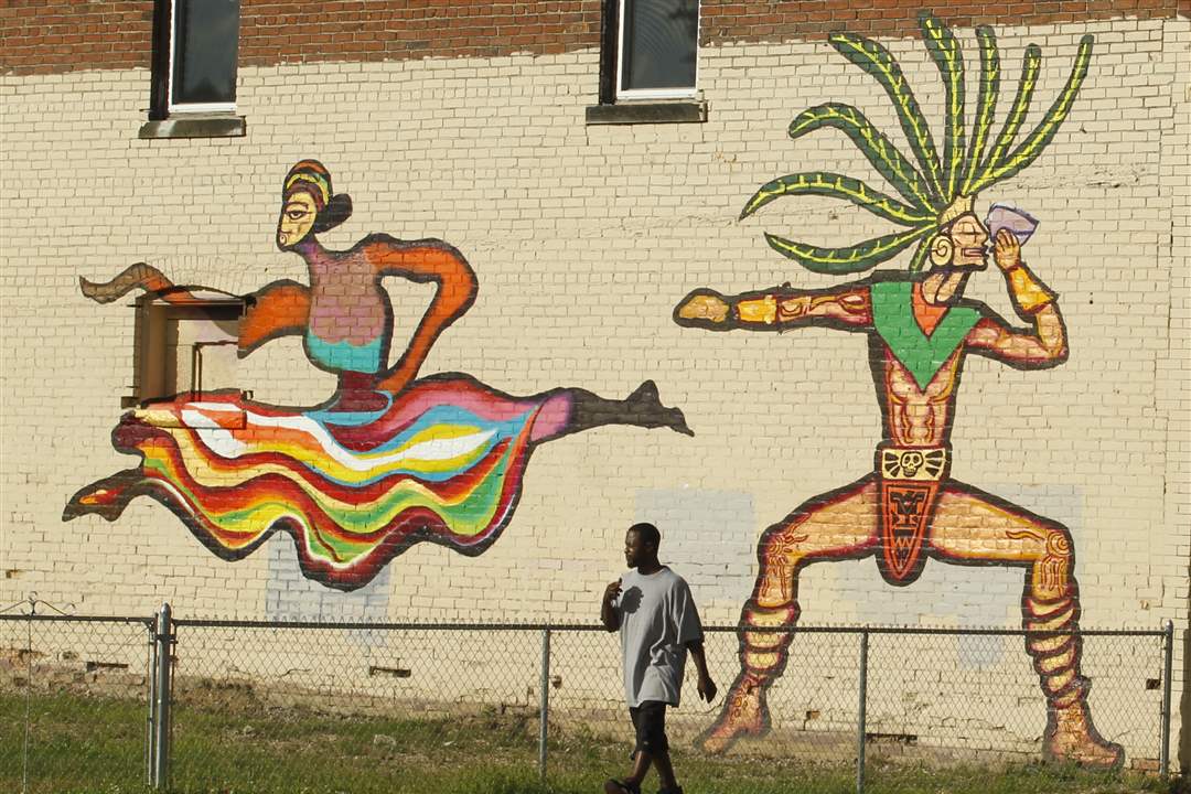 Broadway-murals-dancing-figures