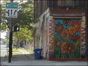 Broadway-murals-Van-Gogh.jpg A Van Gogh-inspired mural at Western and Broadway.