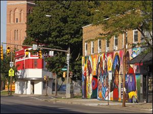 Broadway-murals-Western.jpg A mural on the corner of Western and Broadway in Toledo.
