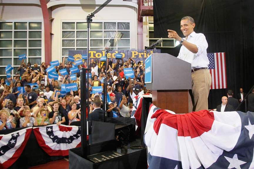CTY-obama04p-obama-at-lecturn