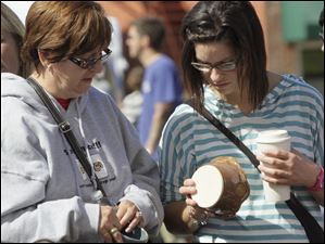 Linda-Ray-left-and-her-daughter-Chrystal-Ray.jpg Linda Ray, left, and her daughter Chrystal Ray, both of Toledo, at the 577 Foundation's