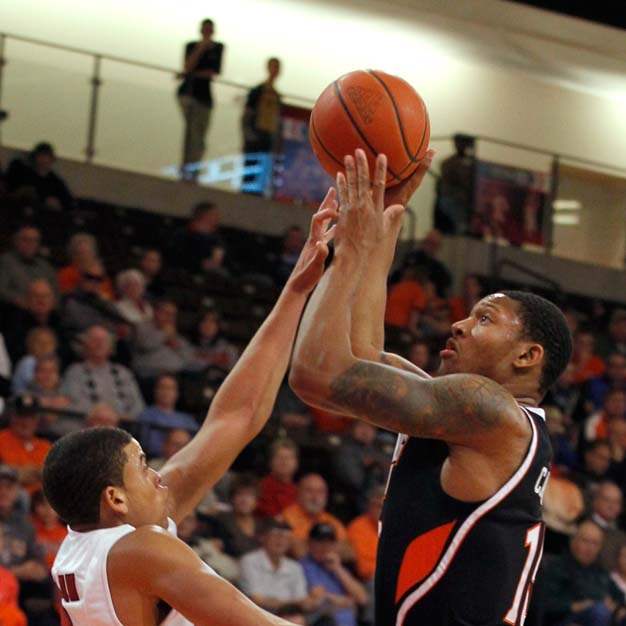 BGSU-UD-jump-shot