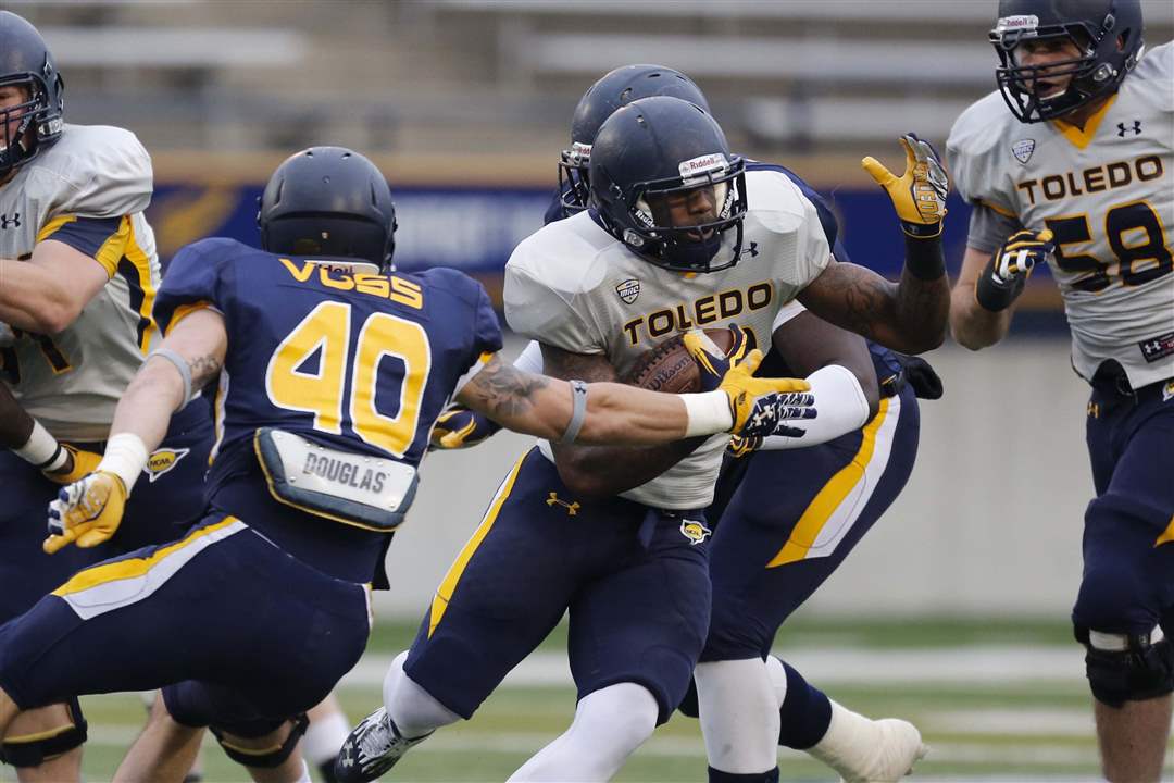 UT-spring-game-elude