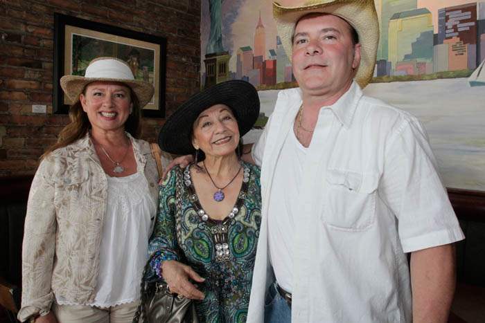 Lisa-Magi-left-and-her-husband-Chris-Magi