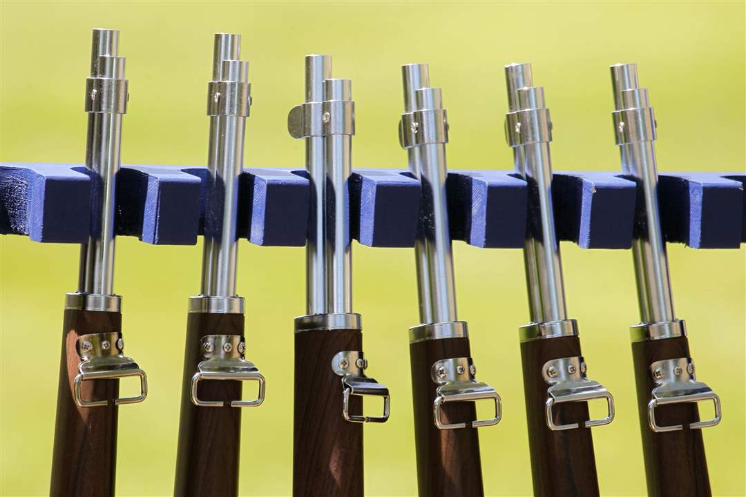 Memorial-color-guard-rifles