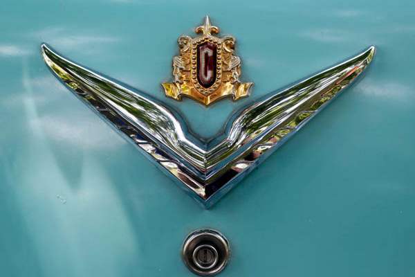 Chrysler-Newport-New-Yorker-Deluxe-6-23