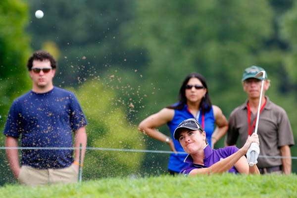Alison-Walshe-hits-out-of-the-bunker-on-4