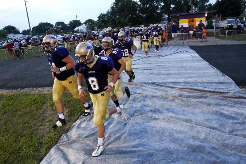 Maumee-Bowshwer-halftime