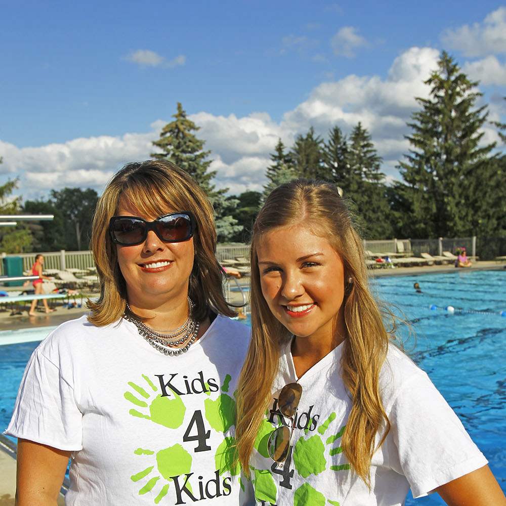 SOC-kids29p-laurie-and-abbie-tomkinson