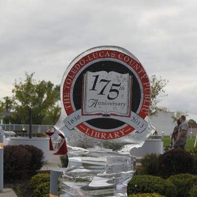 Society-library-ice-sculpture