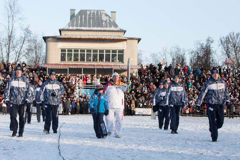 Russia-Sochi-Torch-Relay-Yelets-STADIUM-JAN-14