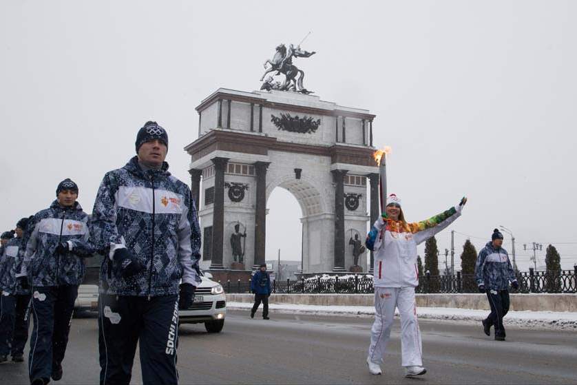 Russia-Sochi-Torch-Relay-varvara-in-kursk-on-jan-16