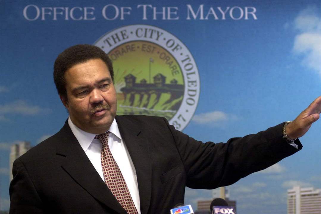 CTY-ARENA14-A-091302-Office-of-the-Mayor