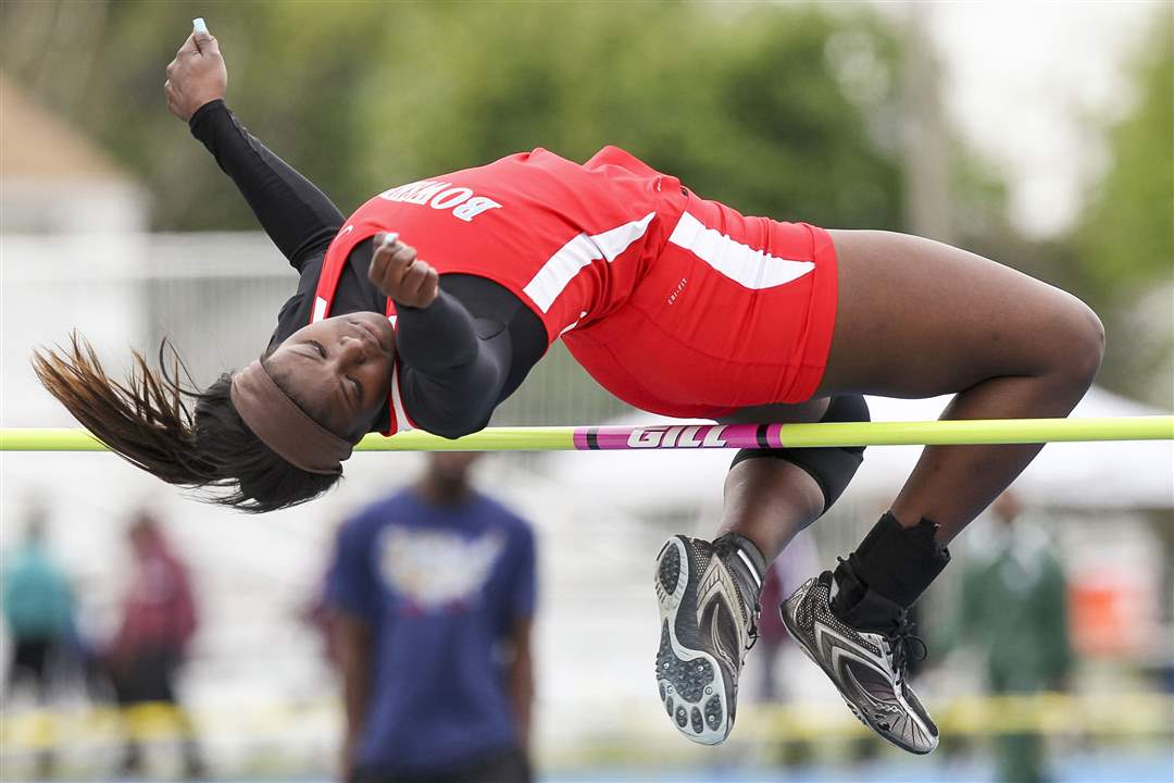 SPT-cltrackKyrha-Hollins-of-Bowsher-wins-t