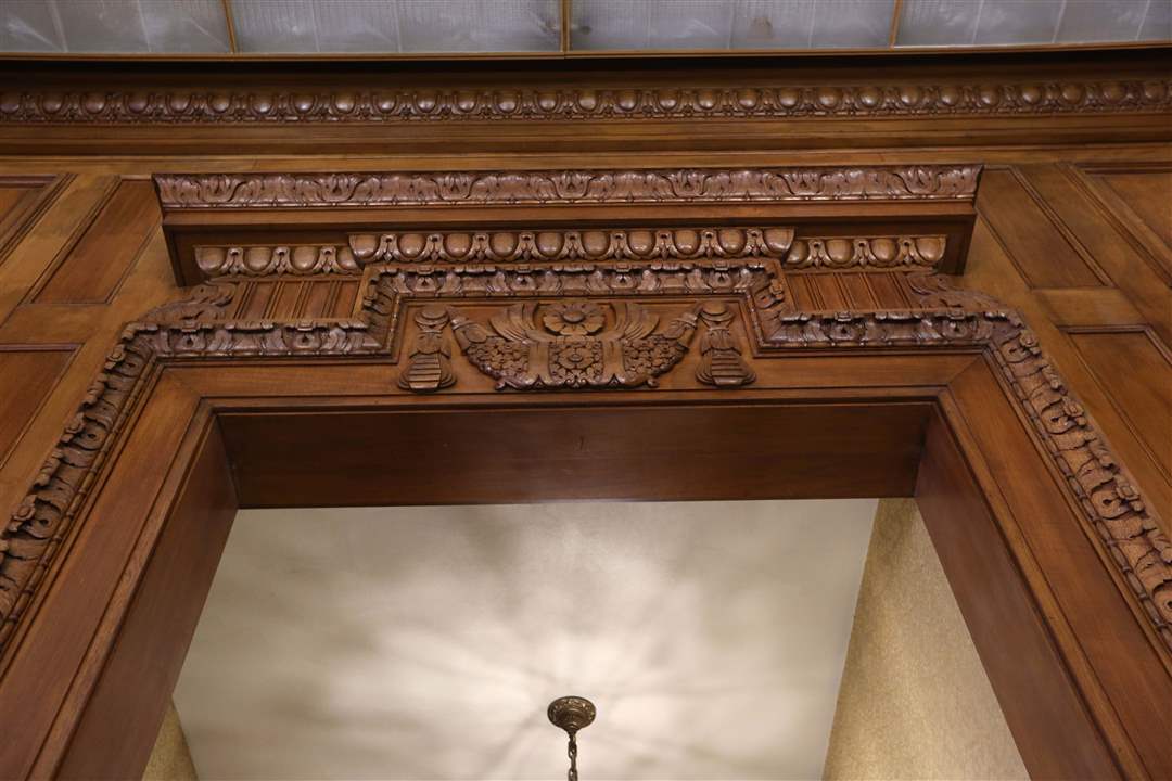 BIZ-bank28-carved-woodwork