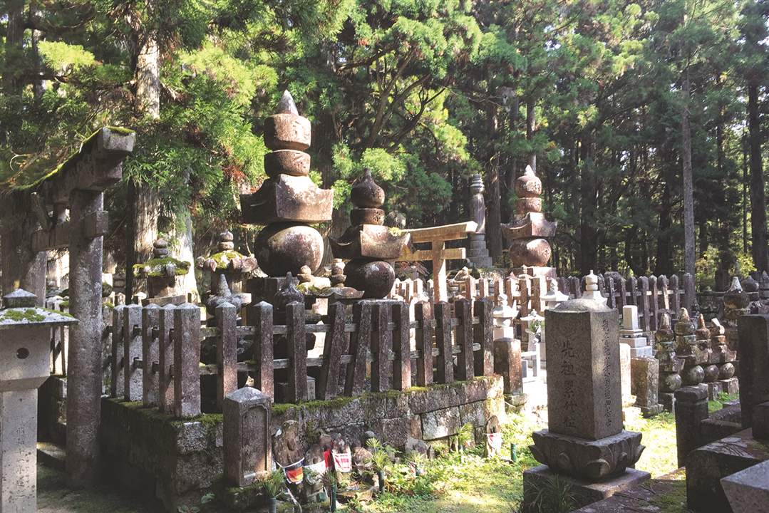 Okunoin-cemetery